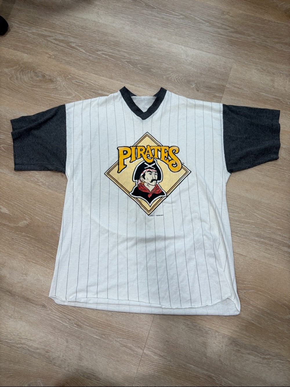 1988 Vintage Pittsburgh Pirates Striped Shirt